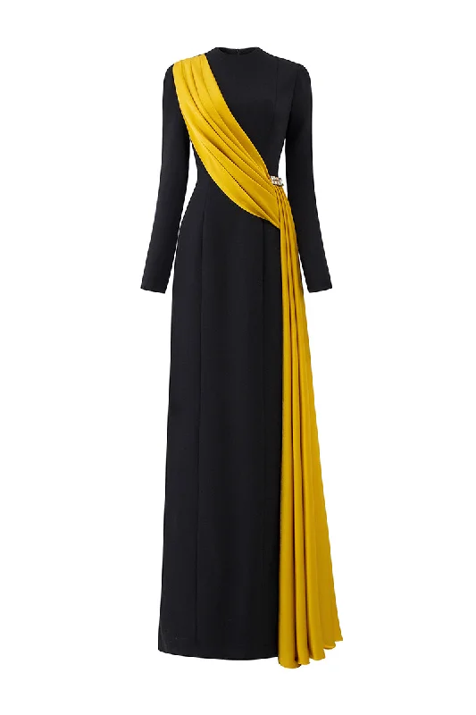 BLACK ROUND NECKLINE GOWN WITH ONE-SHOULDER FRINGED SILK Stylish unclassified dresses