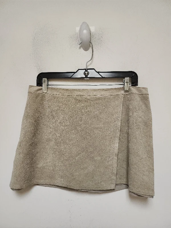 Skirt Mini & Short By Bcbgmaxazria In Taupe, Size: 8 Plaid Mini Skirt