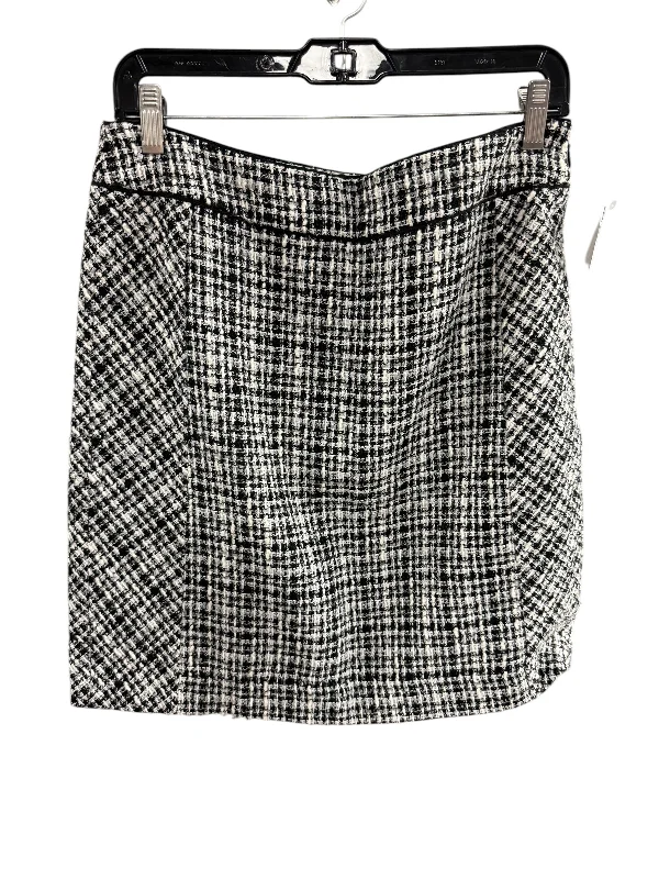 Skirt Mini & Short By White House Black Market In Black & White, Size: 10 Button-front Mini Skirt